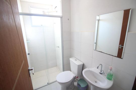 Banheiro de apartamento para alugar com 2 quartos, 57m² em Cinco, Contagem