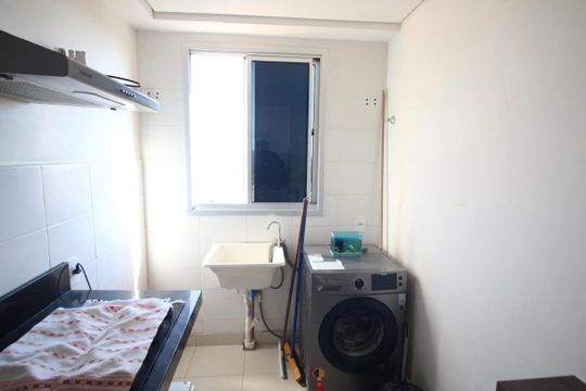 Área de serviço de apartamento para alugar com 2 quartos, 57m² em Cinco, Contagem