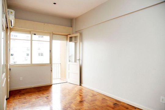 Sala de apartamento à venda com 3 quartos, 88m² em Floresta, Porto Alegre