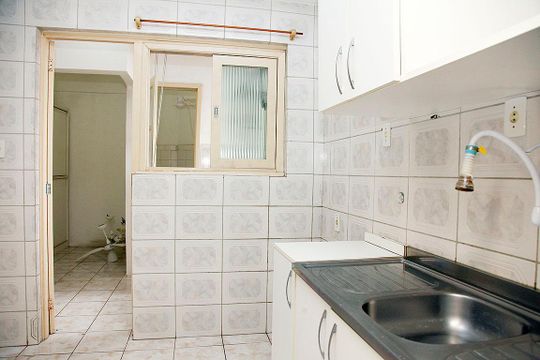 Cozinha de apartamento à venda com 3 quartos, 88m² em Floresta, Porto Alegre