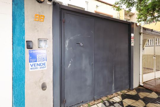 Fachada de casa à venda com 2 quartos, 150m² em Vila Mariana, São Paulo