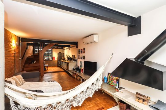 Sala de casa à venda com 2 quartos, 150m² em Vila Mariana, São Paulo