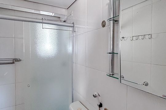 Banheiro de apartamento para alugar com 2 quartos, 56m² em Vila Esperança, São Paulo