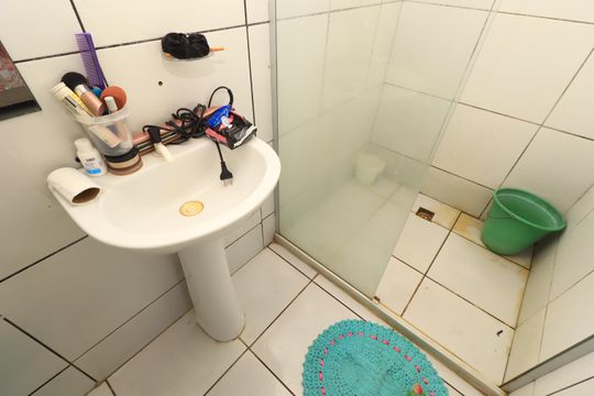 Banheiro da Suíte de casa para alugar com 2 quartos, 63m² em Itapuã, Salvador