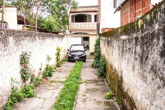 Fachada  de casa para alugar com 1 quarto, 70m² em Pedra de Guaratiba, Rio de Janeiro
