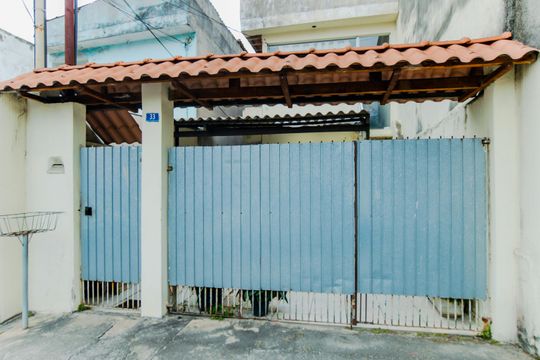 Fachada  de casa para alugar com 1 quarto, 35m² em Parque Mikail, Guarulhos