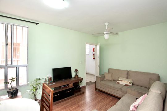 Sala de apartamento para alugar com 2 quartos, 52m² em Camargos, Belo Horizonte