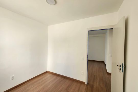 Quarto de apartamento para alugar com 2 quartos, 55m² em Tijuca, Contagem