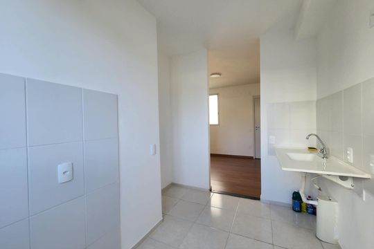 Cozinha de apartamento para alugar com 2 quartos, 55m² em Tijuca, Contagem
