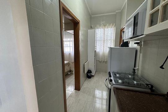 Cozinha de apartamento para alugar com 1 quarto, 29m² em Itararé, São Vicente