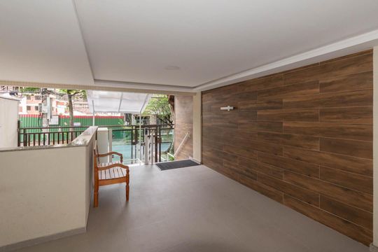 Portaria de apartamento à venda com 2 quartos, 93m² em Grajaú, Rio de Janeiro
