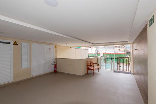 Portaria de apartamento à venda com 2 quartos, 93m² em Grajaú, Rio de Janeiro