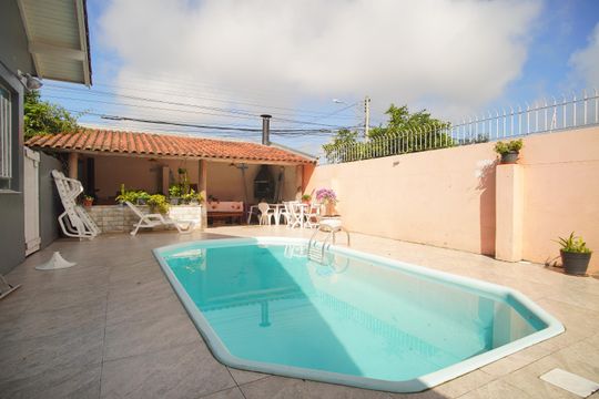 Piscina de casa à venda com 3 quartos, 125m² em Feitoria, São Leopoldo