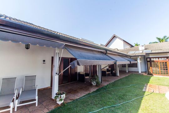 Varanda de casa de condomínio para alugar com 4 quartos, 450m² em Alphaville, Santana de Parnaíba