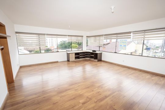 Apartamento para alugar com 3 quartos, 97m² em Jardim Europa, Porto Alegre