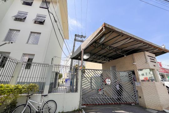 Fachada + plaquinha de apartamento à venda com 3 quartos, 72m² em Rudge Ramos, São Bernardo do Campo