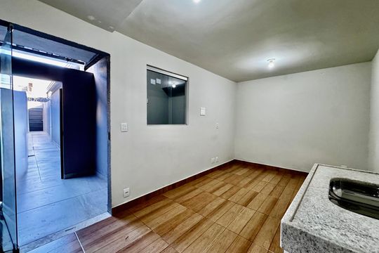 Sala/Quarto  de casa para alugar com 1 quarto, 40m² em Ipiranga, Belo Horizonte