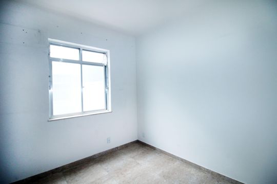Quarto 1 de apartamento para alugar com 2 quartos, 60m² em Penha, Rio de Janeiro