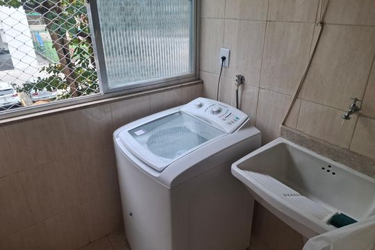 Área de serviço de apartamento para alugar com 2 quartos, 62m² em Pechincha, Rio de Janeiro