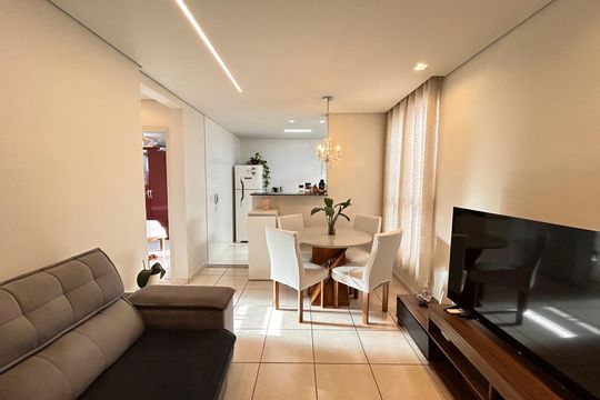 Apartamento à venda com 2 quartos, 45m² em Morro do Confisco, Contagem
