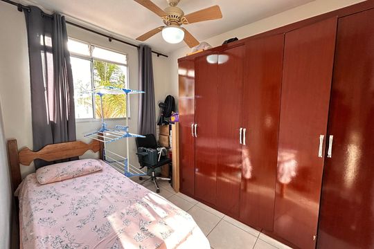 Apartamento à venda com 2 quartos, 45m² em Morro do Confisco, Contagem