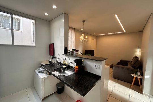 Apartamento à venda com 2 quartos, 45m² em Morro do Confisco, Contagem