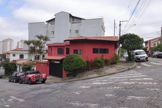 Fachada de casa à venda com 2 quartos, 135m² em Parque Novo Oratório, Santo André