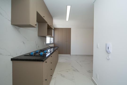 COZINHA de apartamento para alugar com 2 quartos, 61m² em Barro Preto, Belo Horizonte