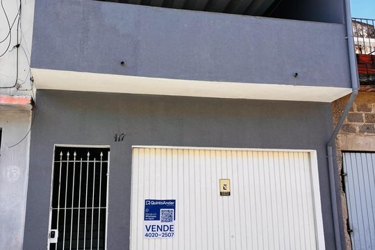 Fachada de casa à venda com 2 quartos, 156m² em Vila Engenho Novo, Barueri