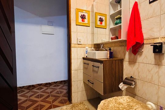 Banheiro de casa à venda com 2 quartos, 156m² em Vila Engenho Novo, Barueri
