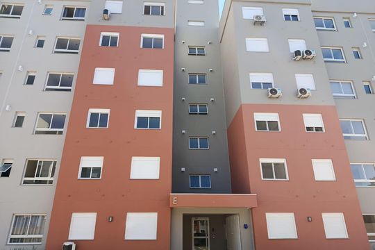 Fachada de apartamento à venda com 2 quartos, 49m² em Harmonia, Canoas