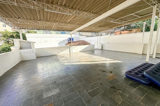 Área externa de casa à venda com 5 quartos, 360m² em Nova Suíça, Belo Horizonte