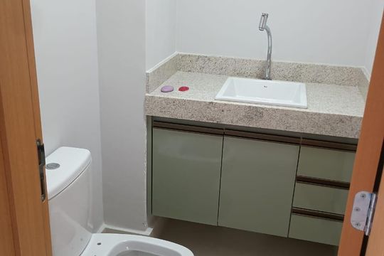 Banheiro de apartamento para alugar com 1 quarto, 69m² em Cidade Universitária, Anápolis