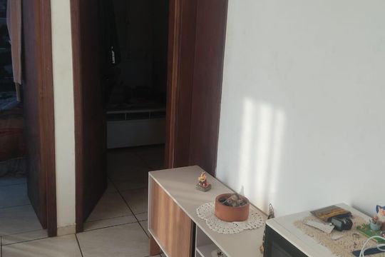 Sala de casa de condomínio para alugar com 2 quartos, 53m² em Vila Sonia, Praia Grande