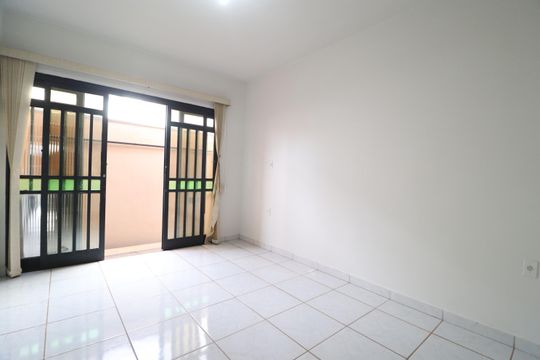 Casa para alugar com 3 quartos, 180m² em Osvaldo Rezende, Uberlândia