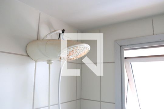 Banheiro de apartamento para alugar com 2 quartos, 57m² em Setor Negrão de Lima, Goiânia