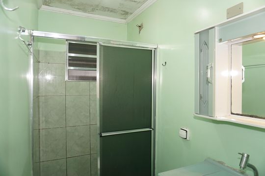 Banheiro 1 de casa para alugar com 3 quartos, 55m² em Jardim Batista, Embu das Artes