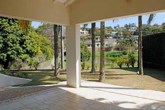 Garagem de casa de condomínio à venda com 4 quartos, 820m² em Condomínio Estância Marambaia, Vinhedo