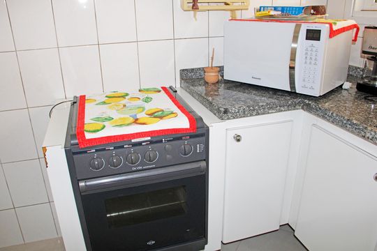 Cozinha de casa de condomínio à venda com 4 quartos, 820m² em Condomínio Estância Marambaia, Vinhedo
