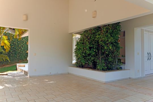 Garagem de casa de condomínio à venda com 4 quartos, 820m² em Condomínio Estância Marambaia, Vinhedo