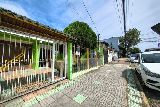 Casa para alugar com 2 quartos, 190m² em Cristal, Porto Alegre