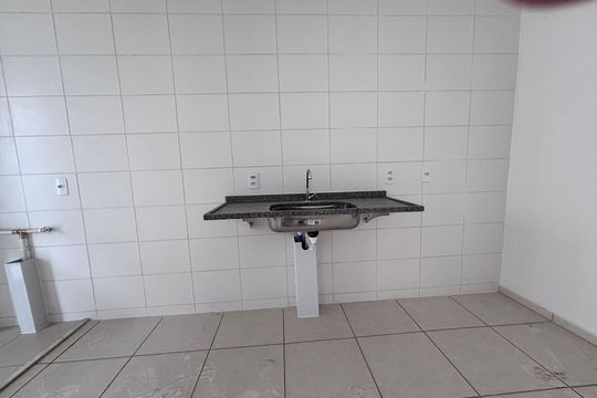 Cozinha de apartamento para alugar com 2 quartos, 53m² em Barra Olímpica, Rio de Janeiro