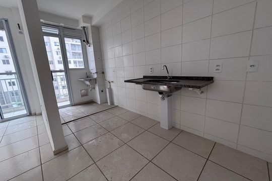 Cozinha de apartamento para alugar com 2 quartos, 53m² em Barra Olímpica, Rio de Janeiro
