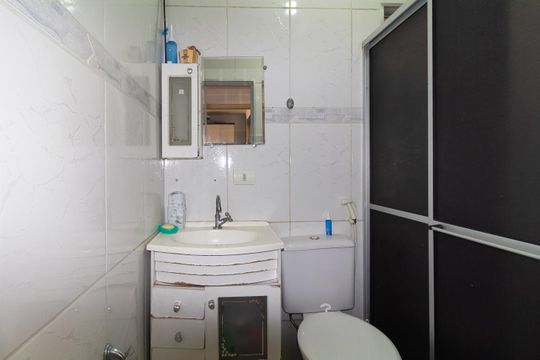 Banheiro de casa à venda com 2 quartos, 90m² em Parque Residencial Oratorio, São Paulo