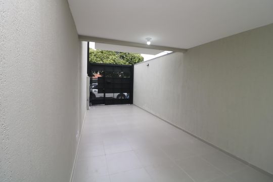 Garagem de casa à venda com 3 quartos, 119m² em Vila Alpina, São Paulo