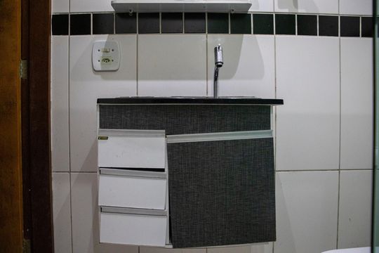 Banheiro de casa à venda com 1 quarto, 75m² em Jardim Limoeiro, São Paulo
