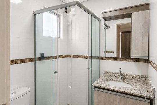 Banheiro de apartamento para alugar com 2 quartos, 50m² em Vila Nova, Porto Alegre
