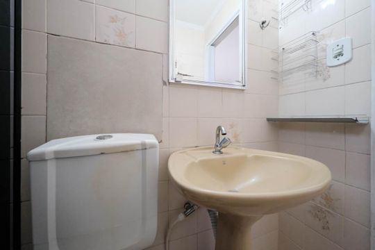 Banheiro de apartamento à venda com 2 quartos, 56m² em Vila Silvia, São Paulo