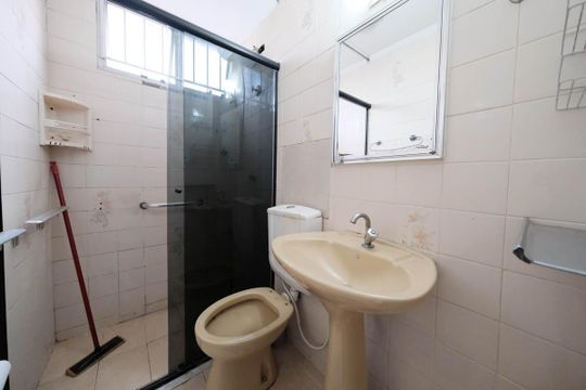 Banheiro de apartamento à venda com 2 quartos, 56m² em Vila Silvia, São Paulo