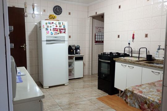 Cozinha de casa à venda com 2 quartos, 200m² em Vila Joao Batista, São Paulo